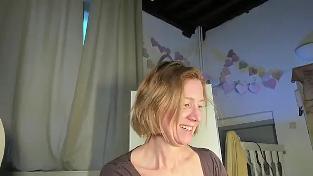 Lola Belgium online show from 03/10/25, 05:29