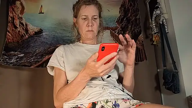 Snapshot of Lola_Belgium chatting on 06/24/26, 04:44 Lola Belgium online show from 06/24/26, 04:44