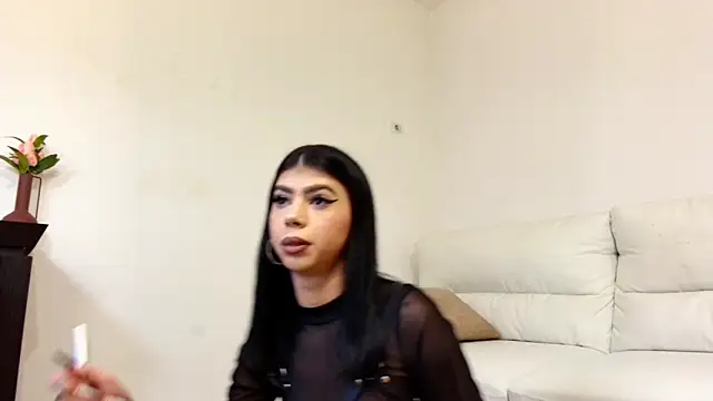 Sierra Halle online show from 10/14/25, 08:09