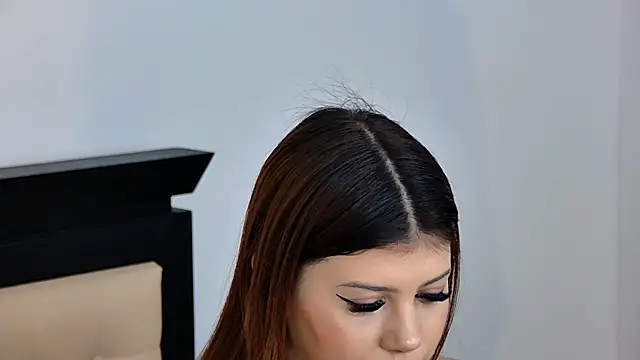 Sierra Halle online show from 03/11/25, 02:21