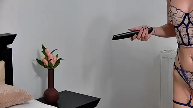 Sierra Halle online show from 03/11/25, 08:42