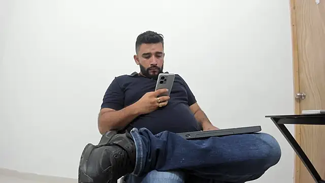 isearchcompany online show from 10/24/25, 01:04