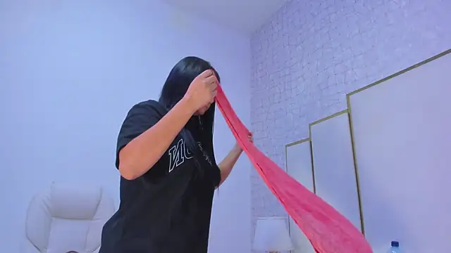 Snapshot of paola_rodriguez chatting on 12/02/25, 11:34 paola rodriguez online show from 12/02/25, 11:34