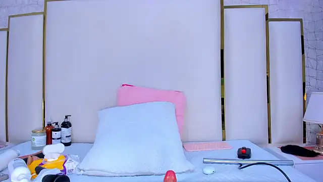 Snapshot of paola_rodriguez chatting on 09/16/25, 12:06 paola rodriguez online show from 09/16/25, 12:06