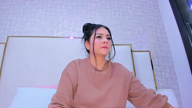 Snapshot of paola_rodriguez chatting on 09/28/25, 10:55 paola rodriguez online show from 09/28/25, 10:55