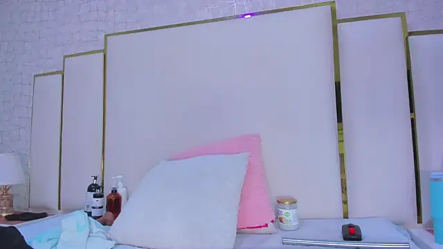 Snapshot of paola_rodriguez chatting on 10/06/25, 11:33 paola rodriguez online show from 10/06/25, 11:33