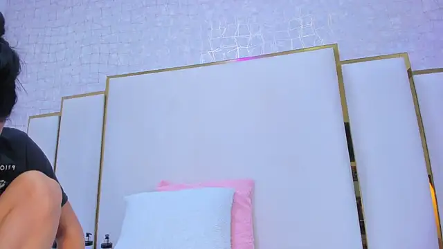 Snapshot of paola_rodriguez chatting on 09/27/25, 11:27 paola rodriguez online show from 09/27/25, 11:27