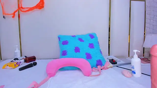 Snapshot of paola_rodriguez chatting on 10/28/25, 12:04 paola rodriguez online show from 10/28/25, 12:04