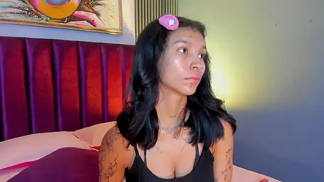 LauraAristizabal online show from 11/28/25, 12:27