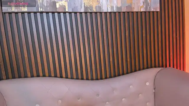 LauraAristizabal online show from 09/12/25, 12:49