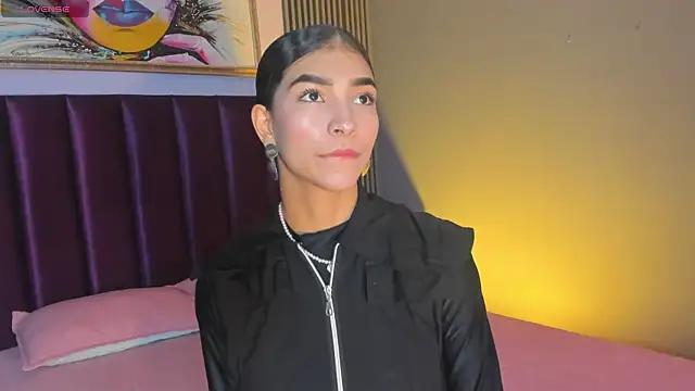 Snapshot of LauraAristizabal chatting on 06/10/26, 12:06 LauraAristizabal online show from 06/10/26, 12:06