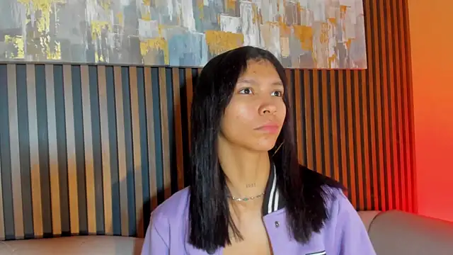 LauraAristizabal online show from 12/20/25, 12:19