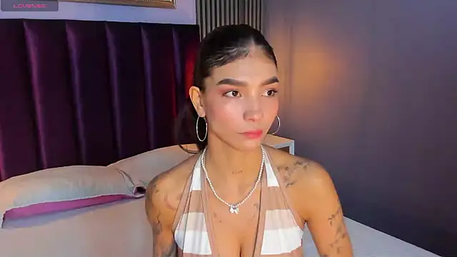 LauraAristizabal online show from 05/05/26, 11:46