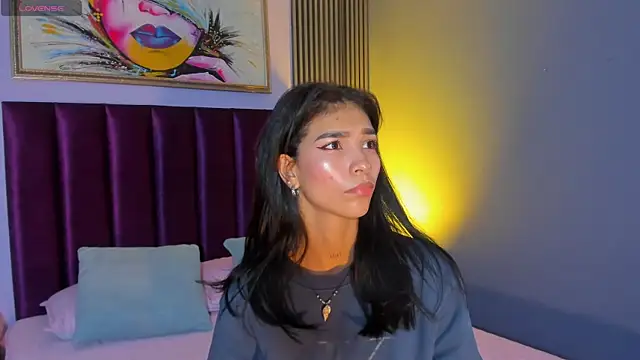 LauraAristizabal online show from 04/08/26, 12:39