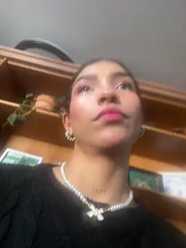 LauraAristizabal online show from 04/30/26, 12:23