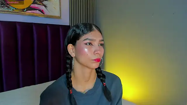 LauraAristizabal online show from 04/25/26, 12:30