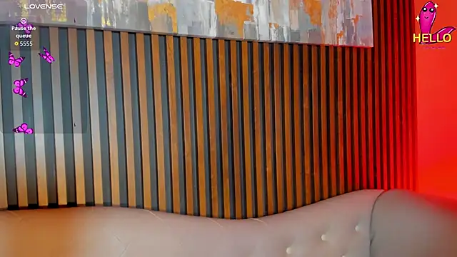 LauraAristizabal online show from 12/22/25, 12:49