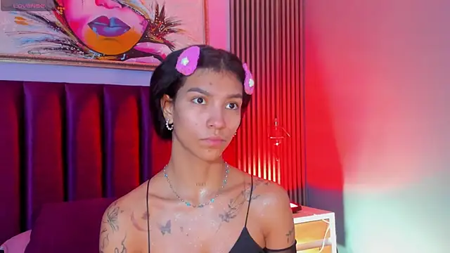 LauraAristizabal online show from 11/30/25, 12:39