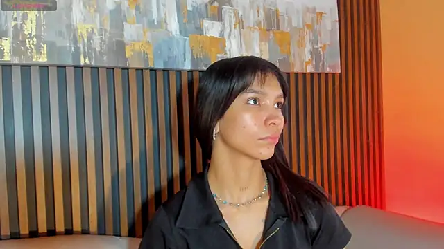 LauraAristizabal online show from 12/18/25, 12:31