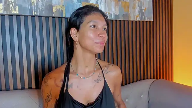 LauraAristizabal online show from 02/04/26, 12:55