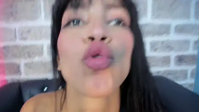 LauraAristizabal online show from 03/18/25, 08:26