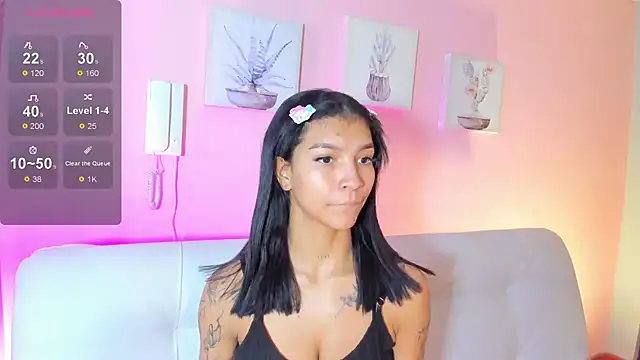 LauraAristizabal online show from 11/11/25, 12:55