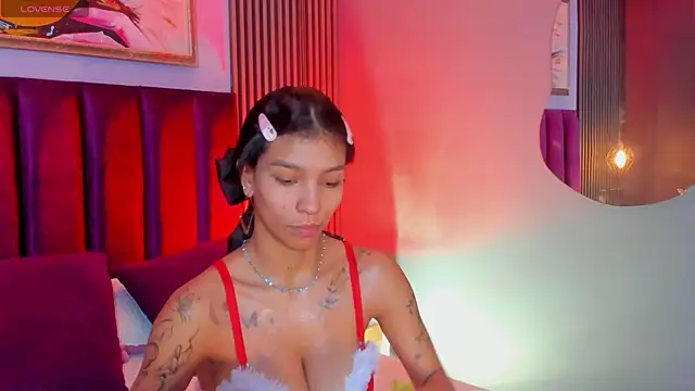 LauraAristizabal online show from 12/02/25, 12:40