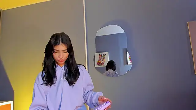 LauraAristizabal online show from 05/31/26, 06:09