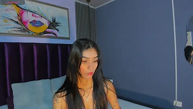 Snapshot of LauraAristizabal chatting on 06/25/26, 12:10 LauraAristizabal online show from 06/25/26, 12:10