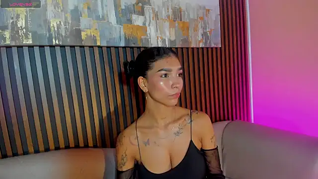 LauraAristizabal online show from 03/21/26, 12:42