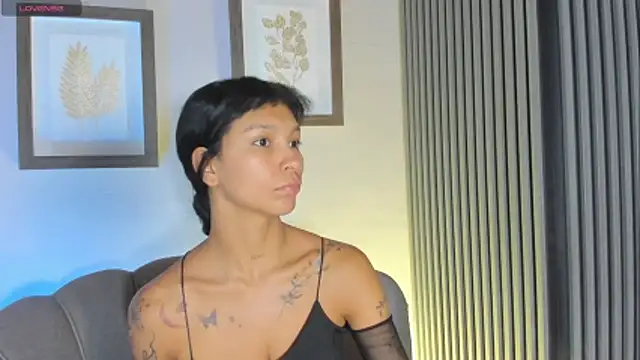 LauraAristizabal online show from 11/02/25, 12:32