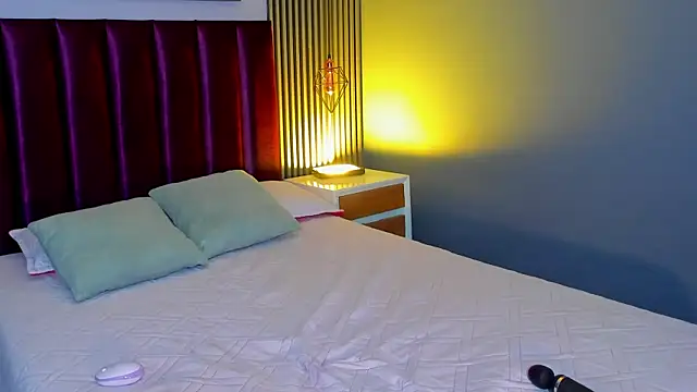 LauraAristizabal online show from 03/28/26, 12:33