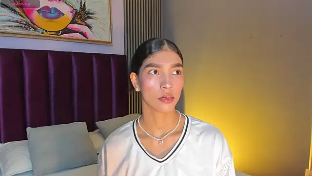 LauraAristizabal online show from 05/21/26, 11:51