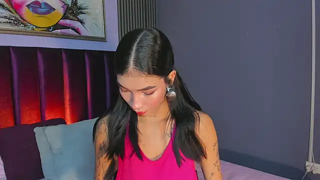 Snapshot of LauraAristizabal chatting on 06/18/26, 11:59 LauraAristizabal online show from 06/18/26, 11:59