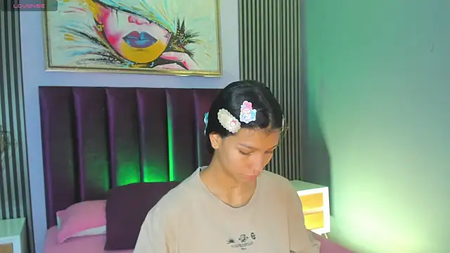 LauraAristizabal online show from 10/24/25, 12:37