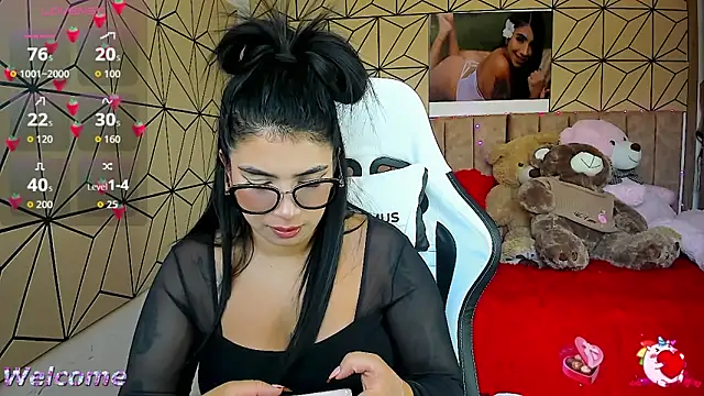 vane lopez  online show from 09/23/25, 06:04