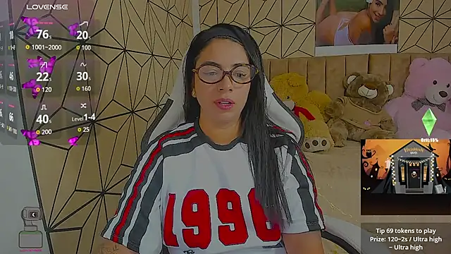 vane lopez  online show from 10/28/25, 08:41