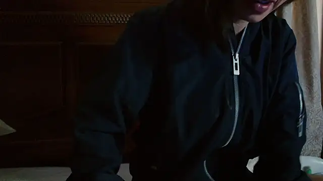 Snapshot of MINI_Petite chatting on 01/14/26, 10:46 MINI Petite online show from 01/14/26, 10:46