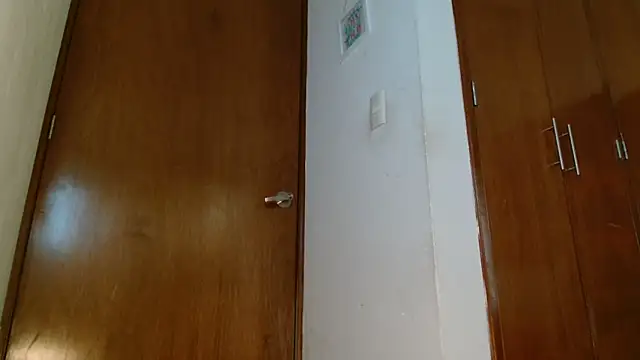 MINI Petite online show from 04/16/26, 05:25