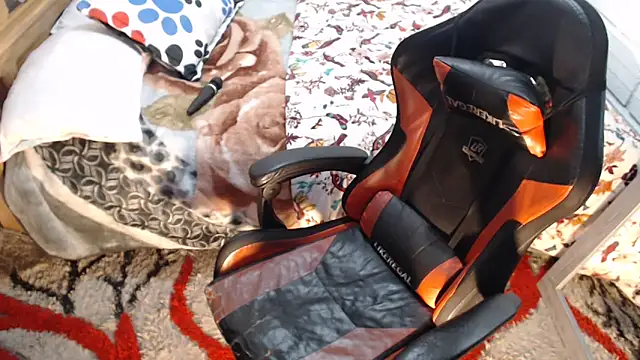 sexyjustin202 online show from 12/19/25, 09:50