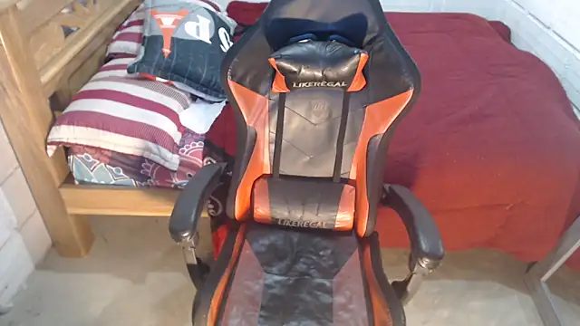 sexyjustin202 online show from 10/10/25, 02:12