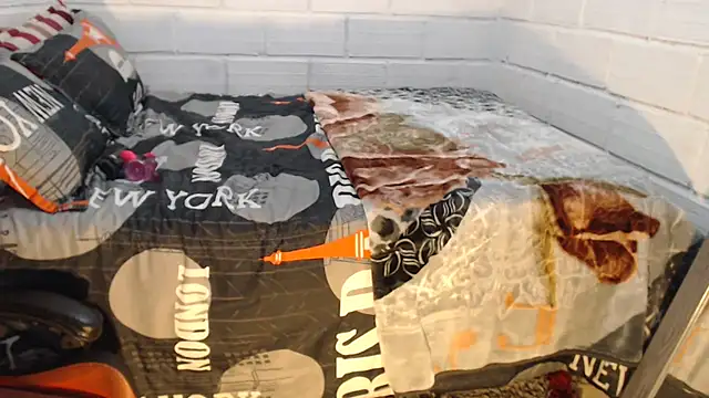 sexyjustin202 online show from 05/22/26, 11:47
