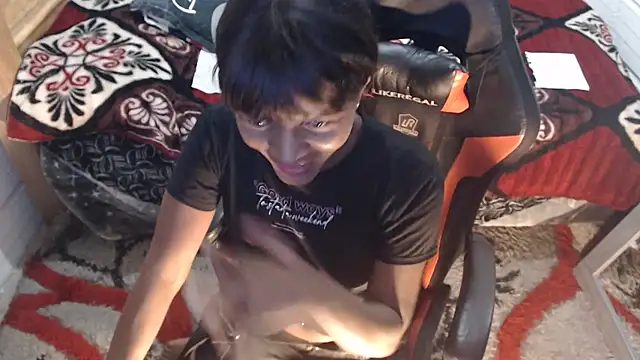 sexyjustin202 online show from 10/04/25, 03:08