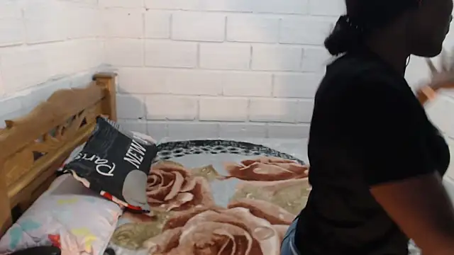 sexyjustin202 online show from 12/15/25, 04:51