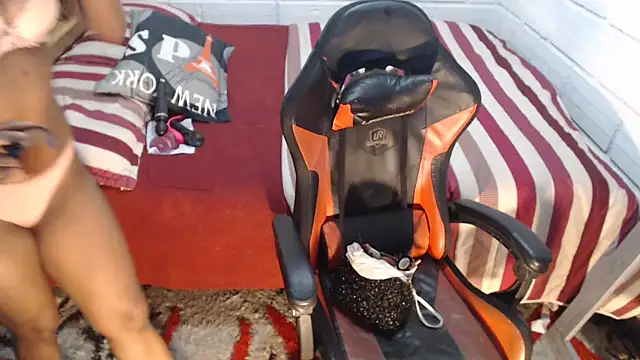 sexyjustin202 online show from 11/01/25, 09:52