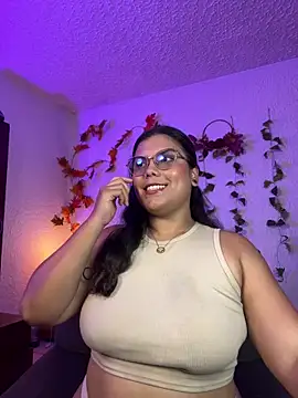 kittylu   online show from 11/15/25, 02:37