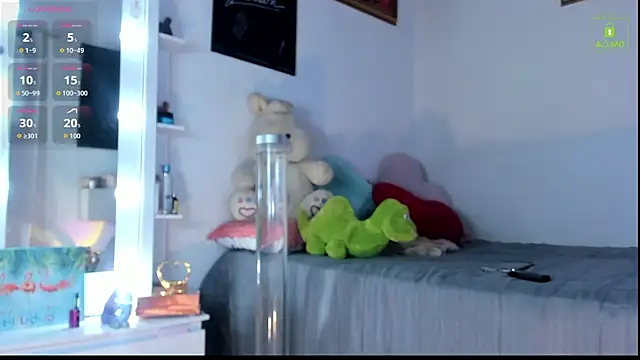 miaa-lee online show from 11/25/25, 03:40