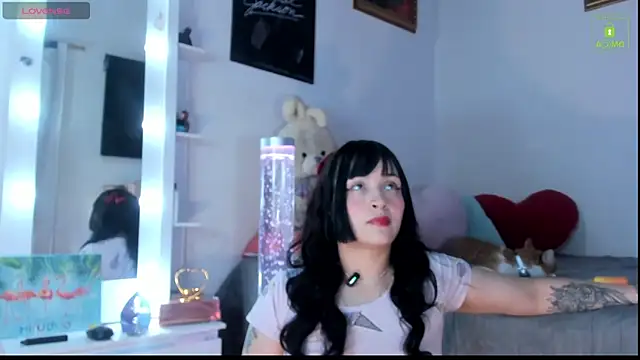 miaa-lee online show from 11/26/25, 12:54