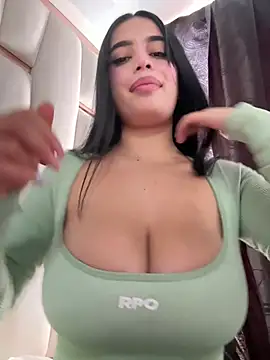 perla kem  online show from 02/05/26, 04:47