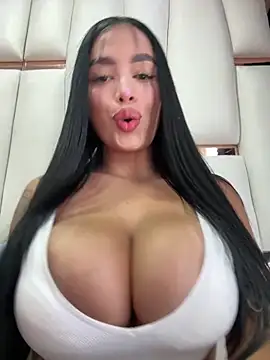 perla kem  online show from 06/12/26, 12:58